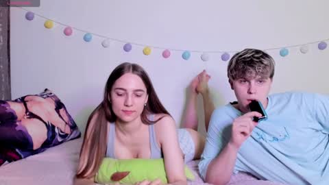 emily_and_ilumi online show from December 22, 8:58 pm