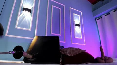 Snapshot of emily_ariaszc chatting on February 5, 12:06 pm Emily online show from February 5, 12:06 pm