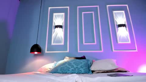 Snapshot of emily_ariaszc chatting on February 17, 12:05 pm Emily online show from February 17, 12:05 pm