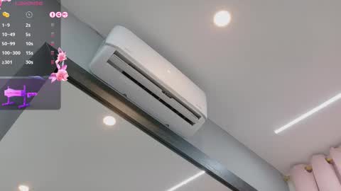 Snapshot of emily_baby20 chatting on February 20, 9:37 pm Emily online show from February 20, 9:37 pm