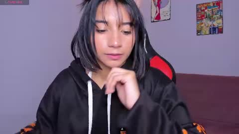 Snapshot of emily_bruss chatting on July 20, 7:49 pm emily_bruss online show from July 20, 7:49 pm