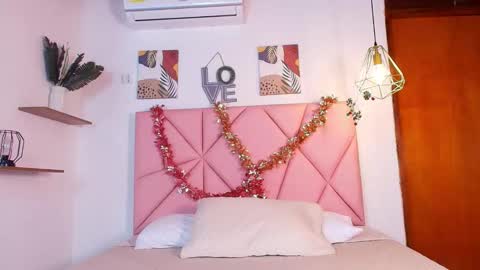 Emily Burton online show from January 18, 12:09 pm