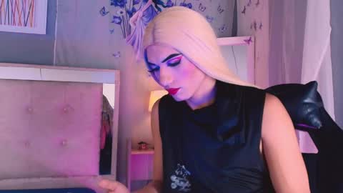 emily_castillo1_ online show from April 3, 5:05 am