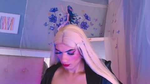 emily_castillo1_ online show from April 7, 4:57 am