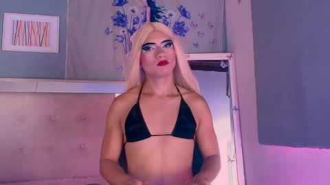 emily_castillo1_ online show from May 28, 6:32 am