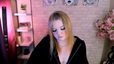 emily_coyness online show from March 6, 4:36 pm