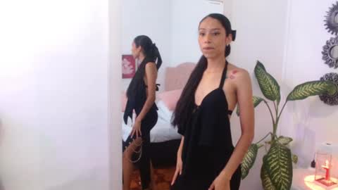 Snapshot of emily_cross_ chatting on September 13, 6:29 pm Emily online show from September 13, 6:29 pm