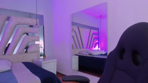 Emily online show from November 4, 11:20 am