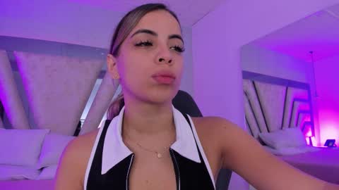 Emily online show from December 3, 10:46 am