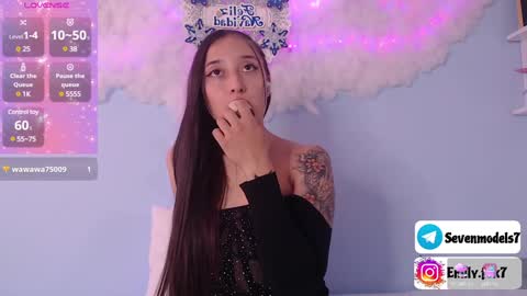 Snapshot of emily_fox7 chatting on December 3, 3:00 pm emily_fox7 online show from December 3, 3:00 pm