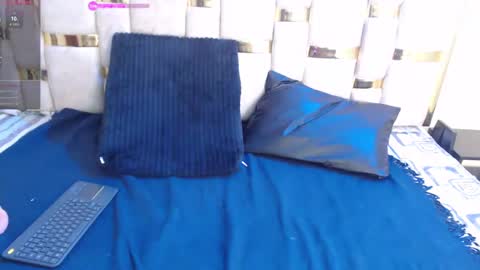 Snapshot of emily_fox_3 chatting on February 4, 2:53 pm emily fox 3 online show from February 4, 2:53 pm