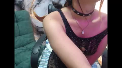 Snapshot of emily_fox_3 chatting on February 17, 2:59 pm emily fox 3 online show from February 17, 2:59 pm