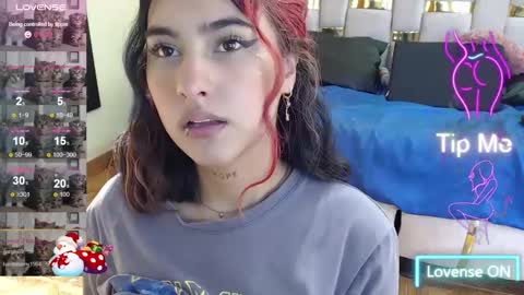 Snapshot of emily_fox_3 chatting on March 11, 3:02 pm emily fox 3 online show from March 11, 3:02 pm