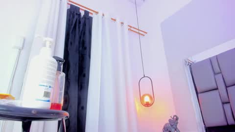 Emi  online show from February 25, 5:47 pm