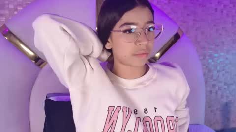 emily_greco online show from January 10, 7:15 pm