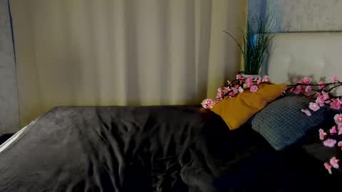 Emily online show from May 22, 1:13 am