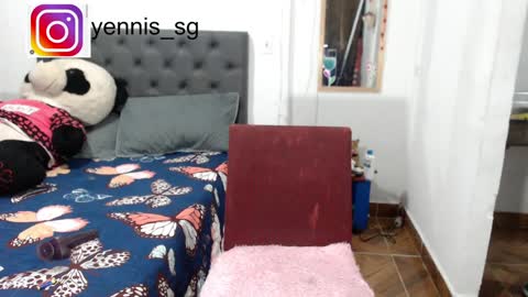 Snapshot of emily_hot_01 chatting on December 3, 8:38 am emily online show from December 3, 8:38 am