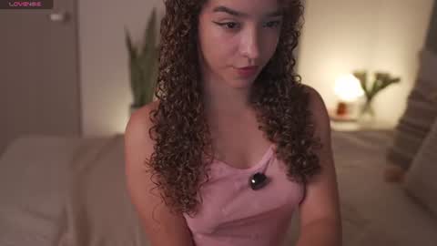 Snapshot of emily_johnson1 chatting on June 25, 11:09 pm Juliana online show from June 25, 11:09 pm