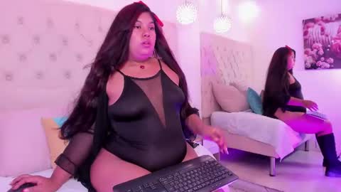 Snapshot of emily_johnsonn_ chatting on August 1, 1:21 pm Emily Johnson online show from August 1, 1:21 pm