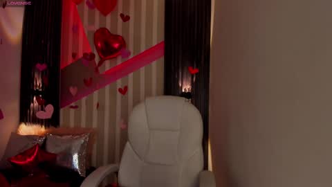 Emily online show from February 14, 2:33 pm