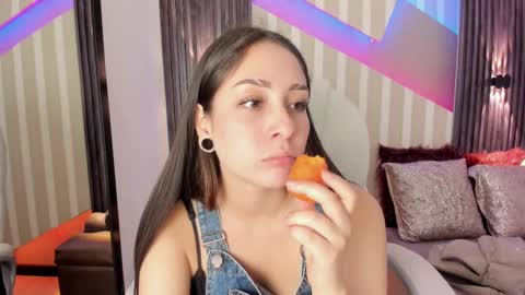 Emily online show from September 16, 2:51 pm