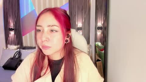 Emily online show from November 15, 3:52 pm