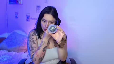 Emily Lindey online show from April 12, 4:06 am