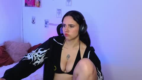 Emily Lindey online show from April 16, 5:19 am