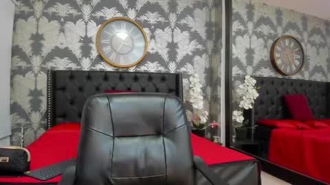 Emily online show from February 4, 3:26 pm