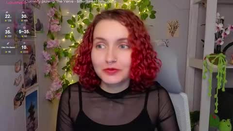 Snapshot of emily_lune chatting on February 12, 3:18 pm Emily online show from February 12, 3:18 pm