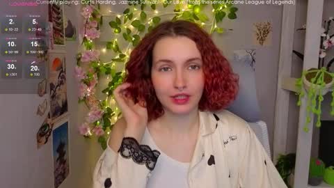 Snapshot of emily_lune chatting on February 19, 2:07 am Emily online show from February 19, 2:07 am