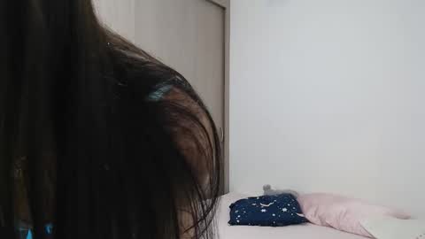 emily_mikelhot online show from January 17, 5:45 am