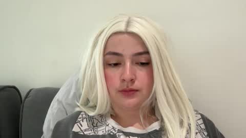 emily_morning_dew online show from March 18, 4:48 am