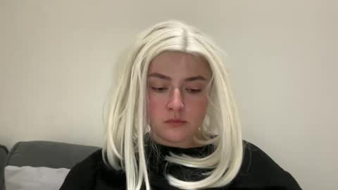 emily_morning_dew online show from April 3, 5:11 pm