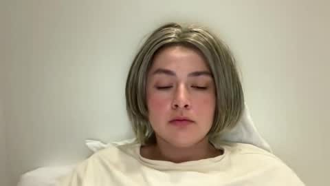 Snapshot of emily_morning_dew chatting on June 10, 6:29 pm emily_morning_dew online show from June 10, 6:29 pm