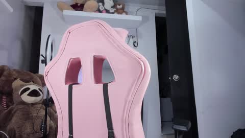 emily_palmeer online show from December 31, 10:26 am