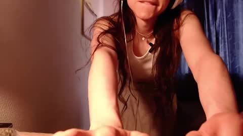 emily_pearl_ online show from December 12, 8:53 pm