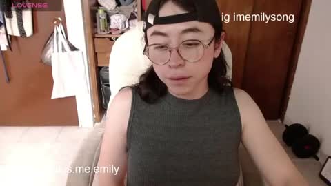 emily_pearl_ online show from June 13, 6:50 pm