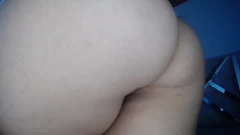 Snapshot of emily_pervert00 chatting on October 2, 7:10 pm Emily  online show from October 2, 7:10 pm