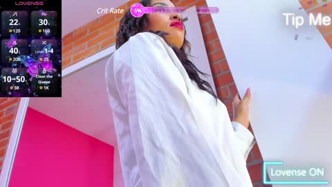 Snapshot of emily_sexy3 chatting on January 10, 8:04 pm Emily online show from January 10, 8:04 pm