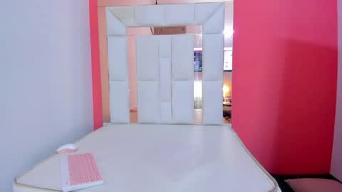 Snapshot of emily_sexy3 chatting on January 12, 5:01 pm Emily online show from January 12, 5:01 pm