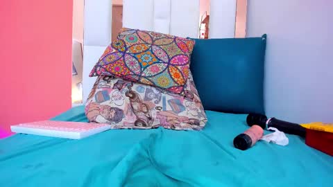 Snapshot of emily_sexy3 chatting on March 9, 2:21 pm Emily online show from March 9, 2:21 pm