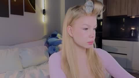 emily shepard online show from March 31, 2:13 am