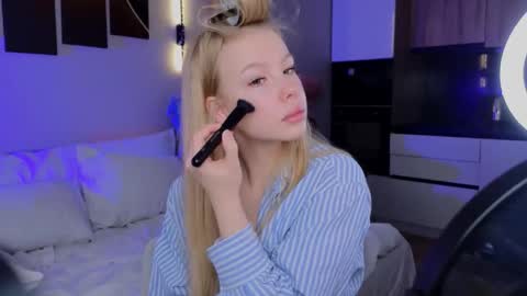 emily shepard online show from April 7, 1:50 am