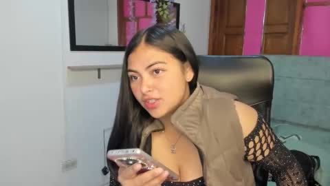 Emily Simt  online show from April 28, 12:43 pm