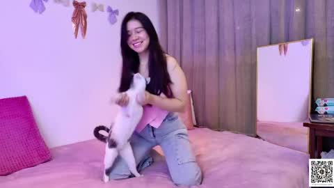 Snapshot of emily_sweet30 chatting on April 28, 11:10 pm Emily online show from April 28, 11:10 pm