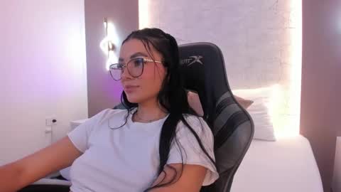 emily_tolson online show from March 13, 9:10 pm