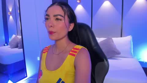 emily_tolson online show from June 23, 7:12 pm