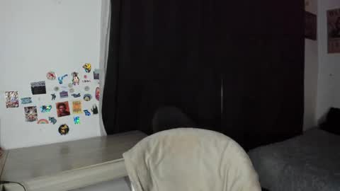 Snapshot of emily_vader chatting on February 16, 2:20 am emily_vader online show from February 16, 2:20 am