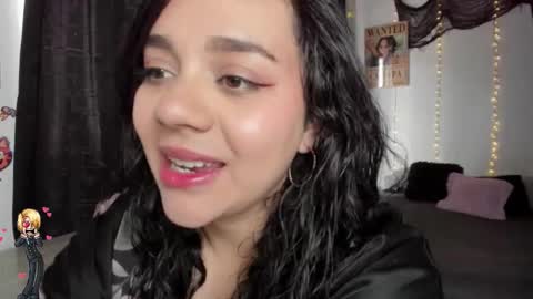 Snapshot of emily_vader chatting on November 19, 5:24 pm emily_vader online show from November 19, 5:24 pm